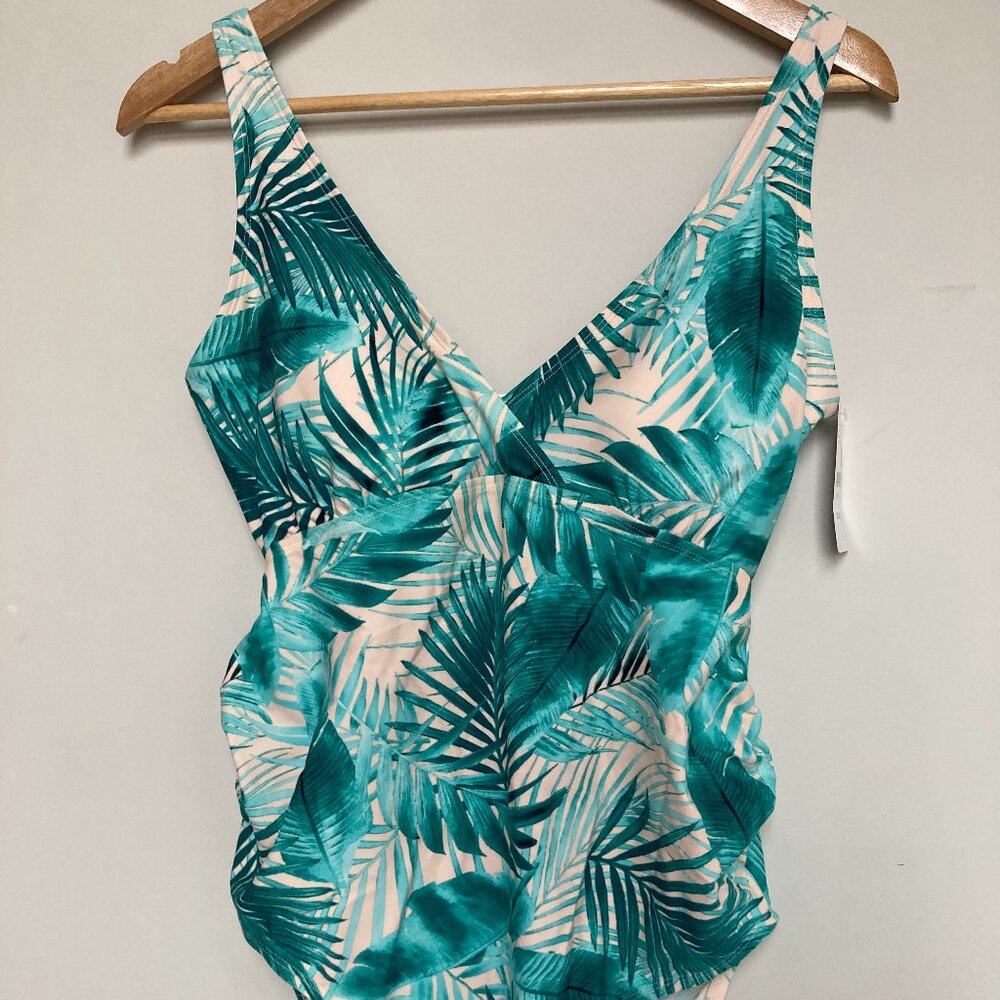 NWT Thyme Maternity Palm Print One-Piece Swimsuit Size M $65.95